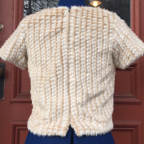 Faux fur crop top zipper back cream size Small - Picture 5 of 8
